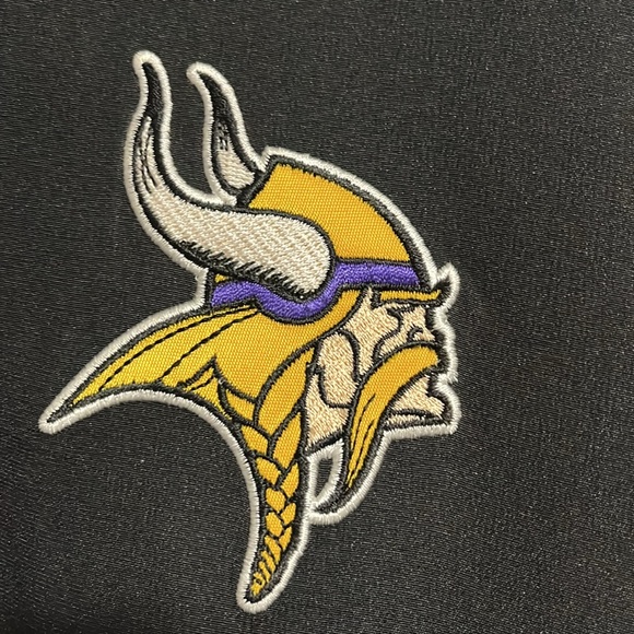 Large NFL Viking windbreaker. - Picture 3 of 6